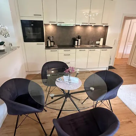 Sandy Coast Souterrain Apartment